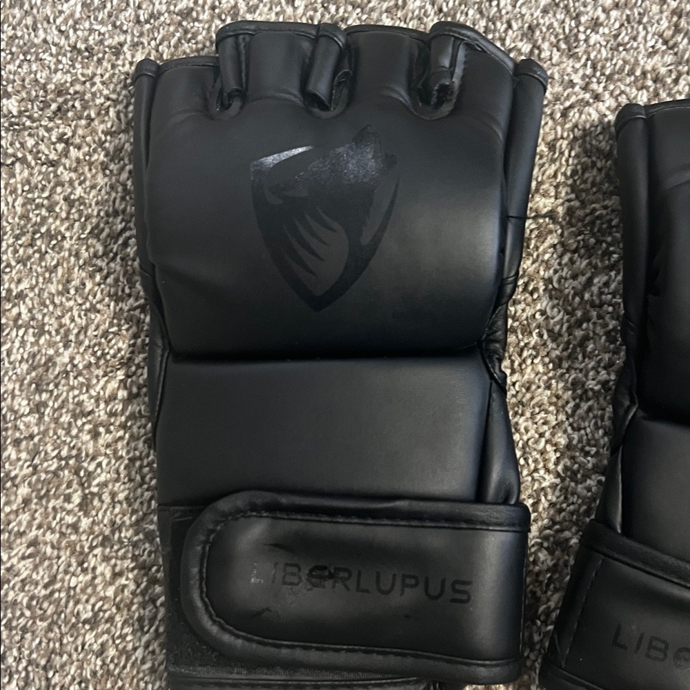 Liberlupus Black MMA Gloves L/XL - Picture 2 of 5